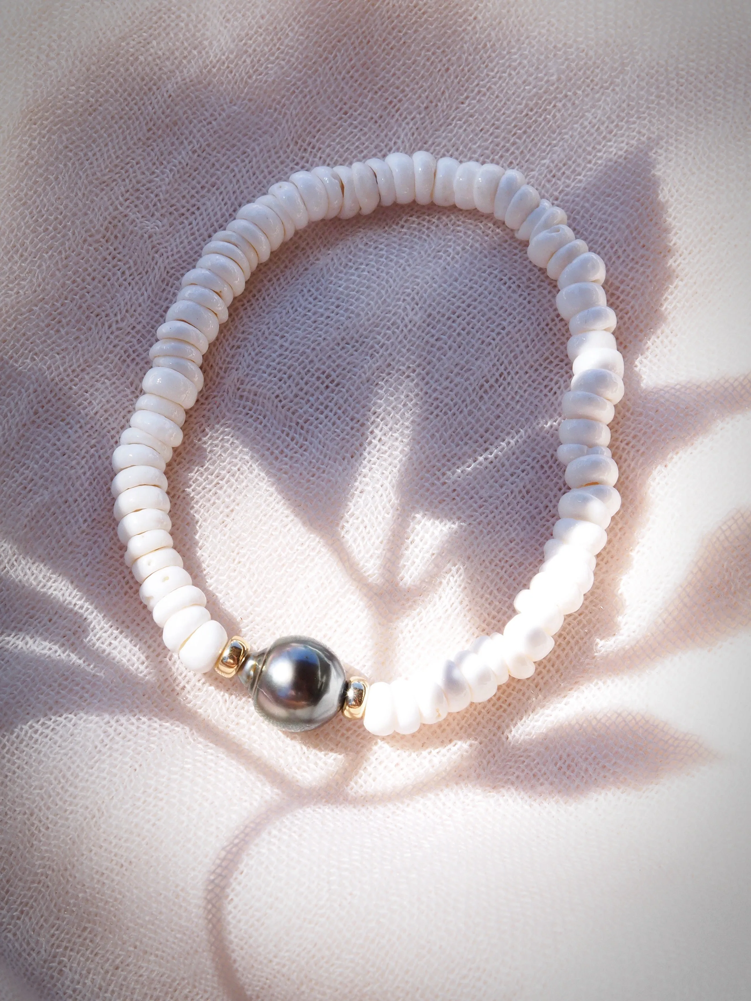 Choose your Stretchy Puka Shell Bracelet - Ali'ikai