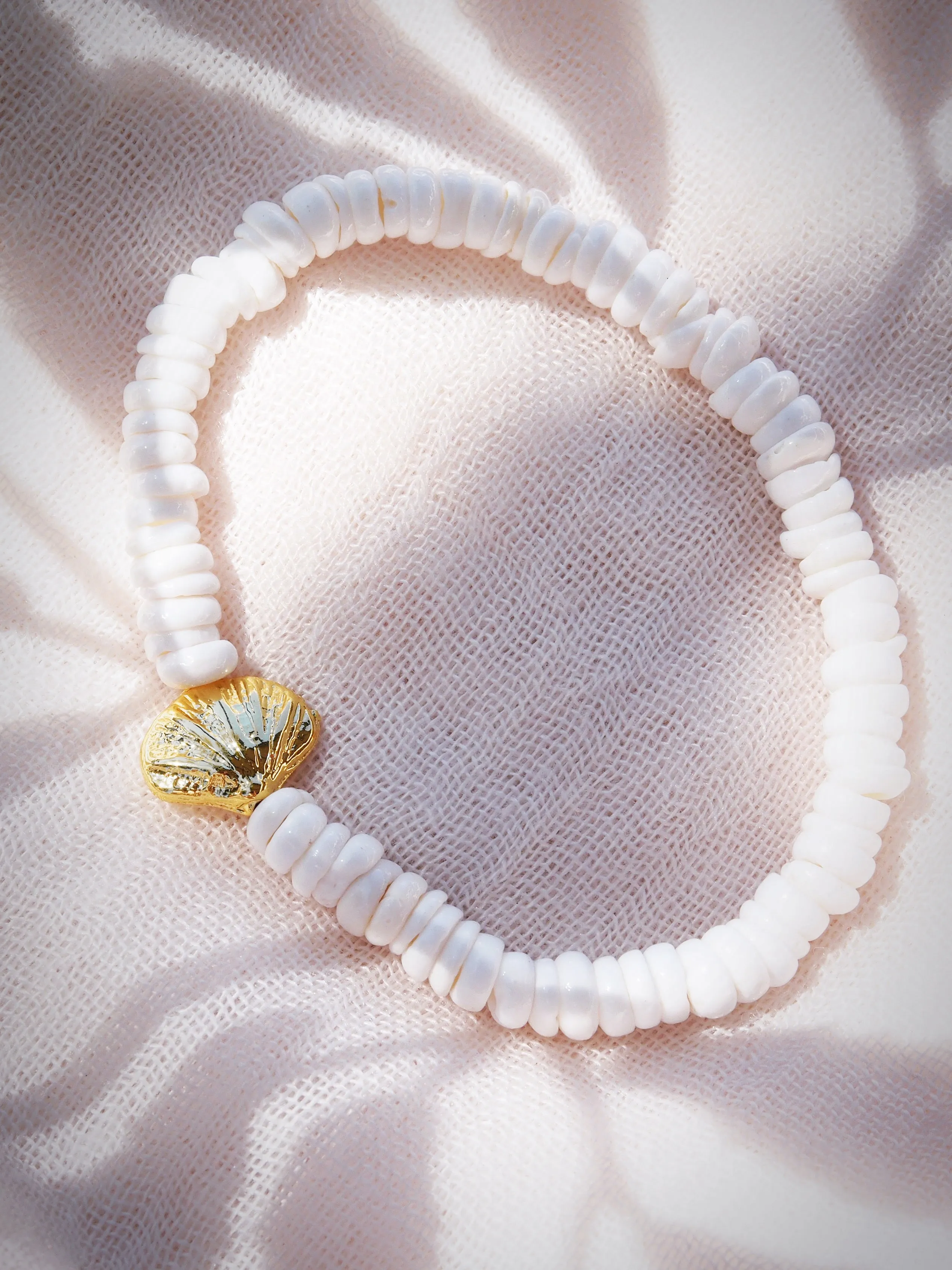Choose your Stretchy Puka Shell Bracelet - Ali'ikai