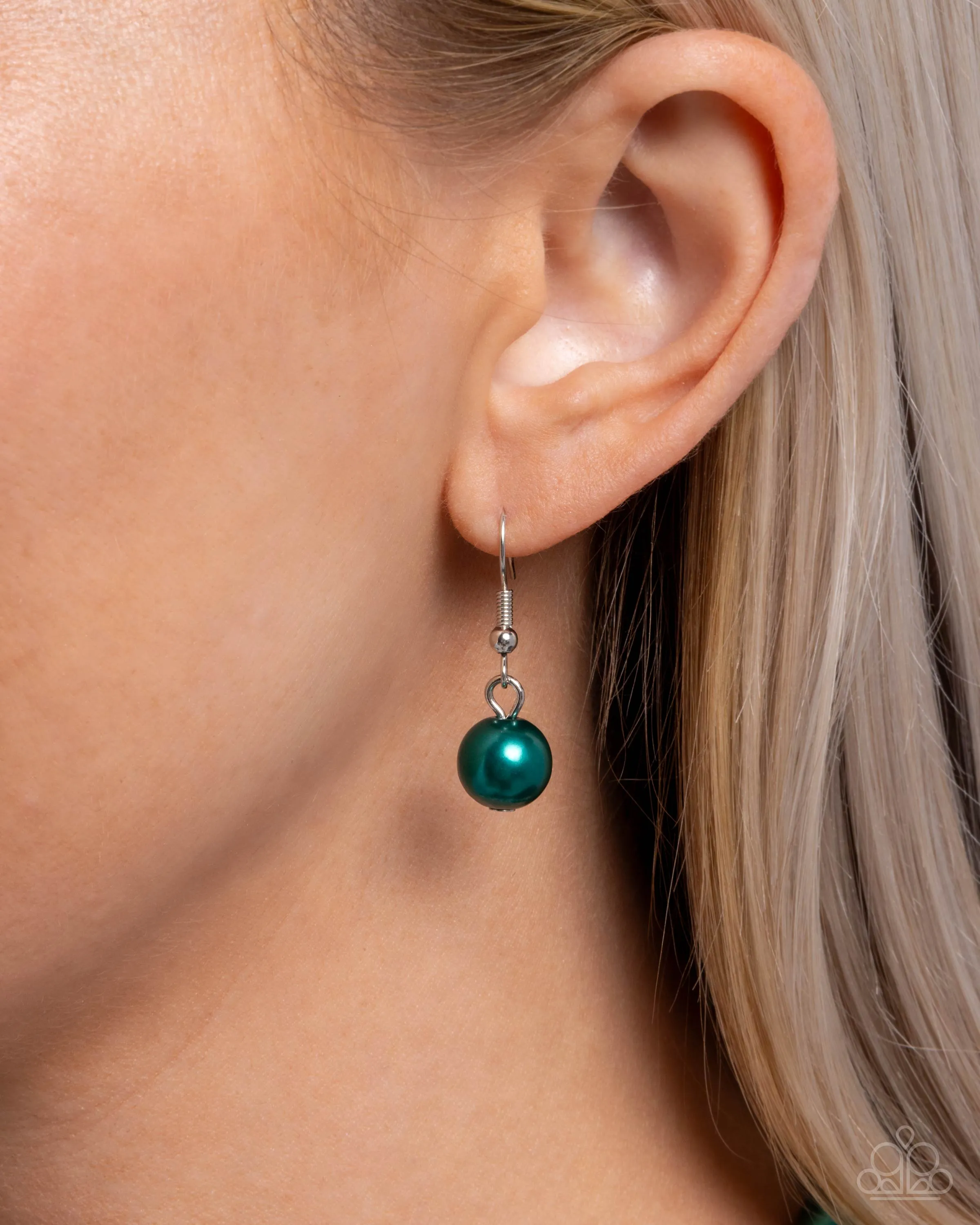 Distinguished Desire • Green