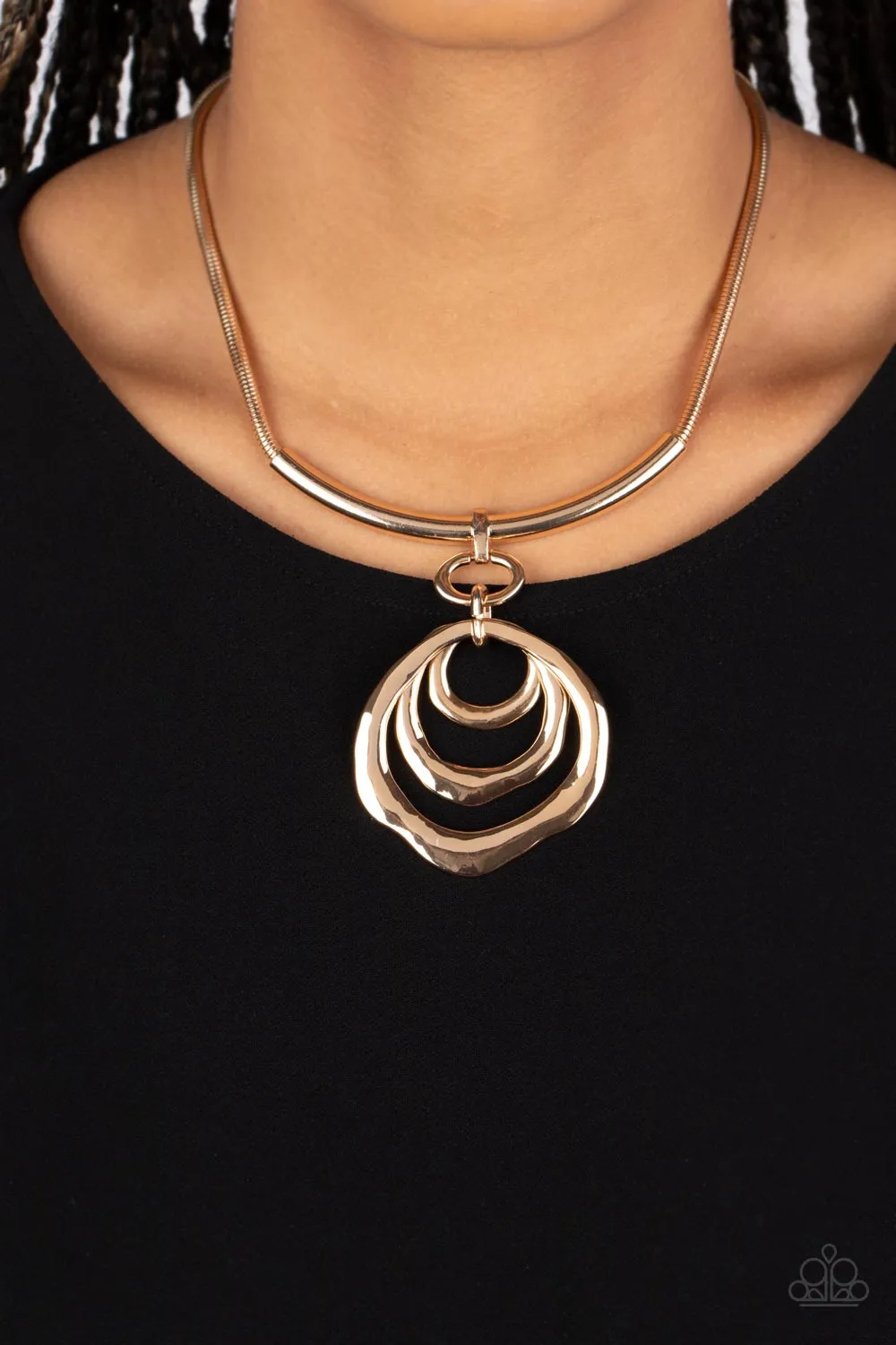 PAPARAZZI Forged in Fabulous - Gold NECKLACES