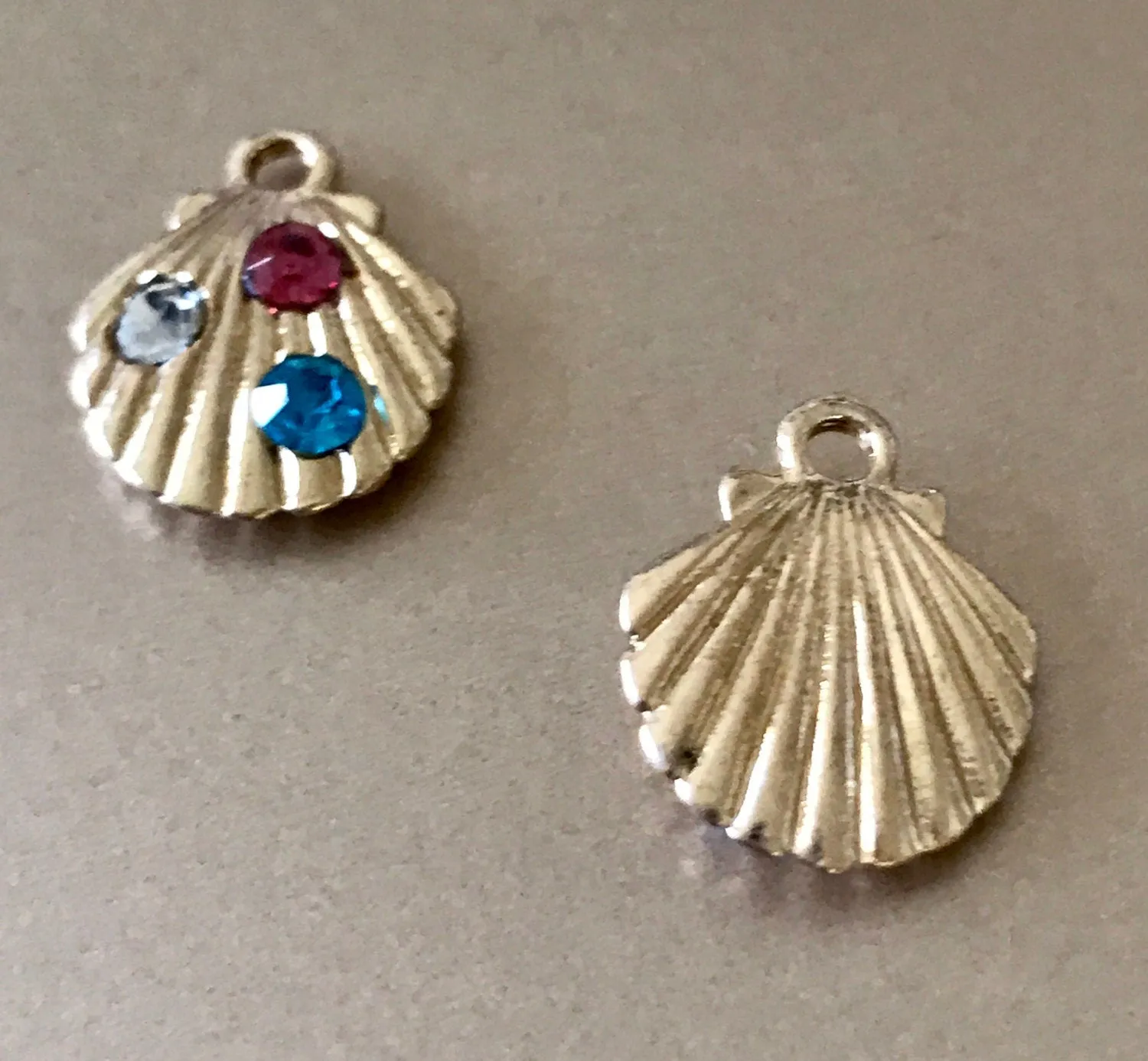Shell Charms, Gold Shell Charms, Seashell Charm, Beach Charms, Ocean Charms, DIY Jewelry, Jewelry Findings, Jewelry Supplies, Jewelry Making
