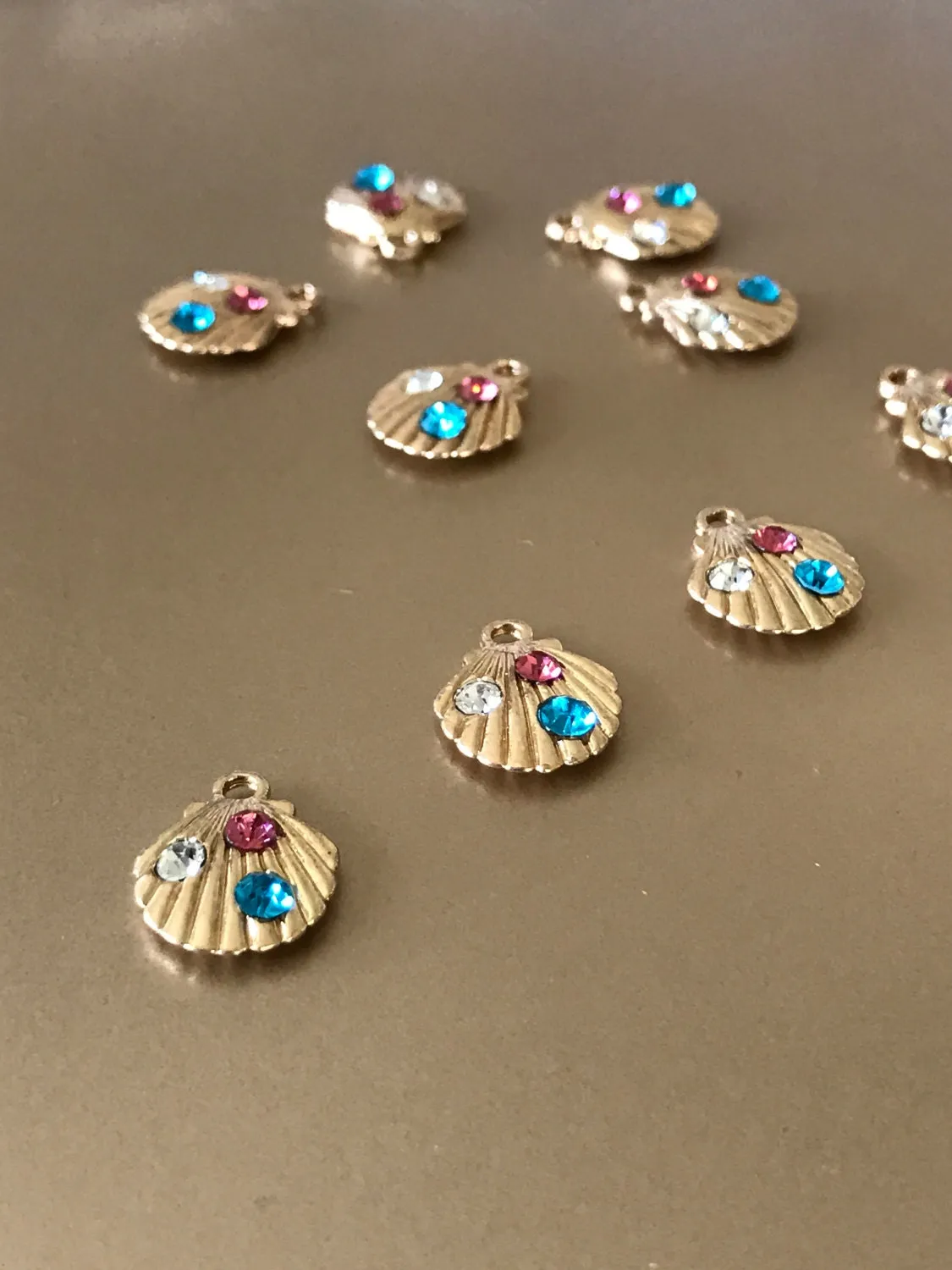Shell Charms, Gold Shell Charms, Seashell Charm, Beach Charms, Ocean Charms, DIY Jewelry, Jewelry Findings, Jewelry Supplies, Jewelry Making